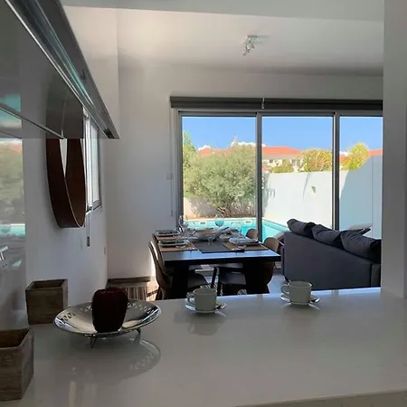 Arya Townhouse With Private Pool Villa